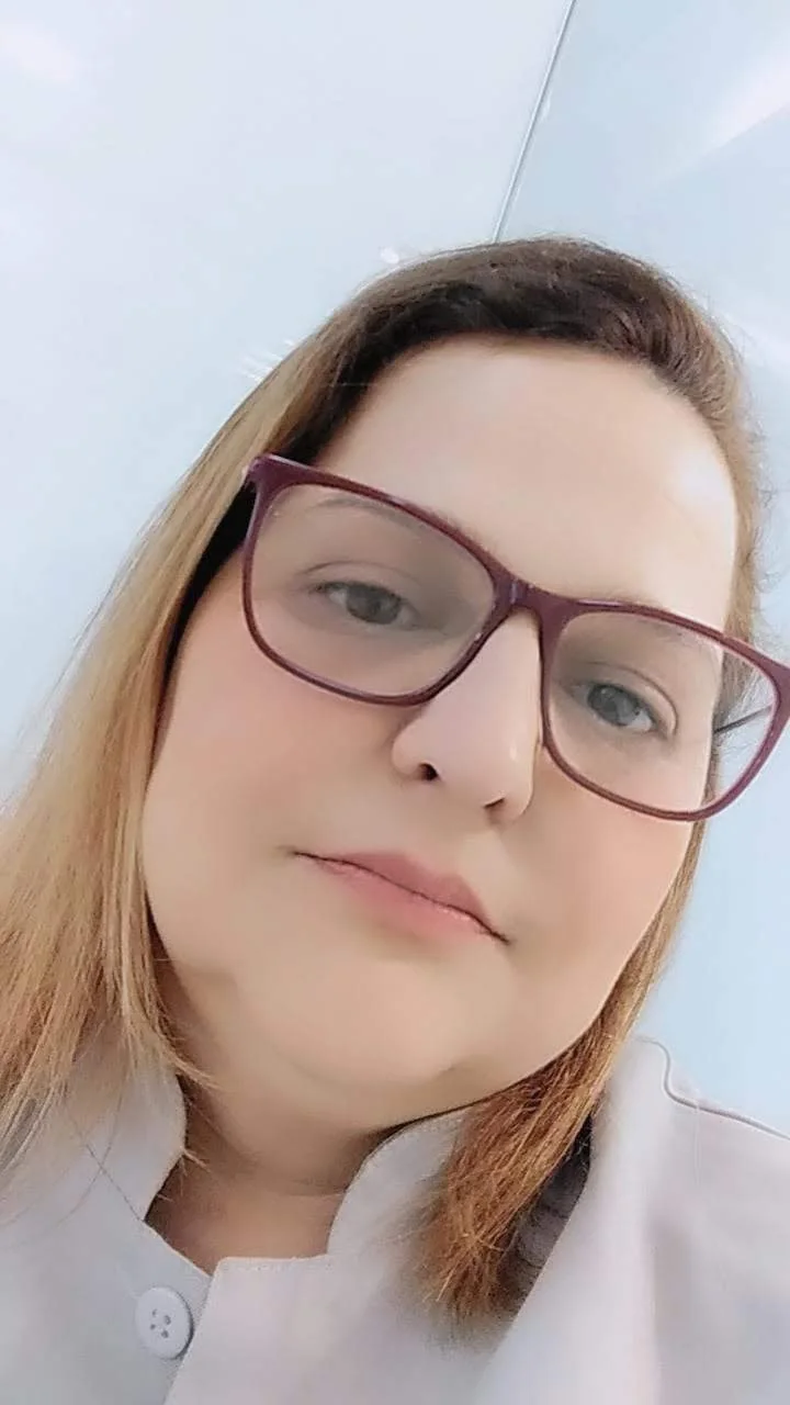 Soraya, profissional da Atena Beleza